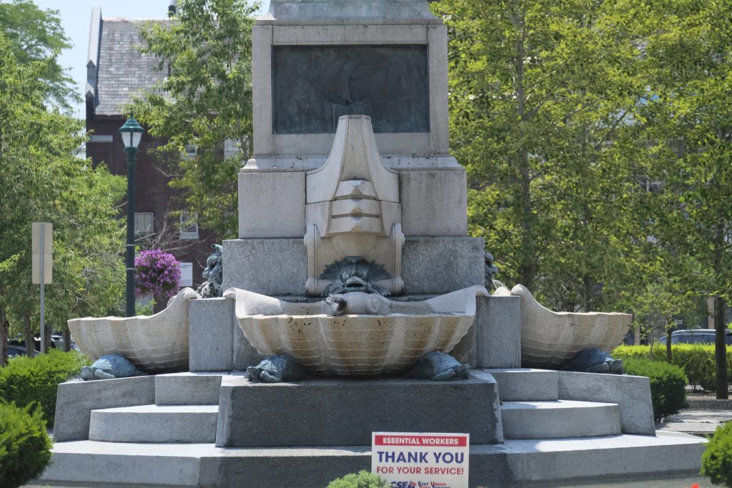 Base of Syracuse Columbus statue with fountain